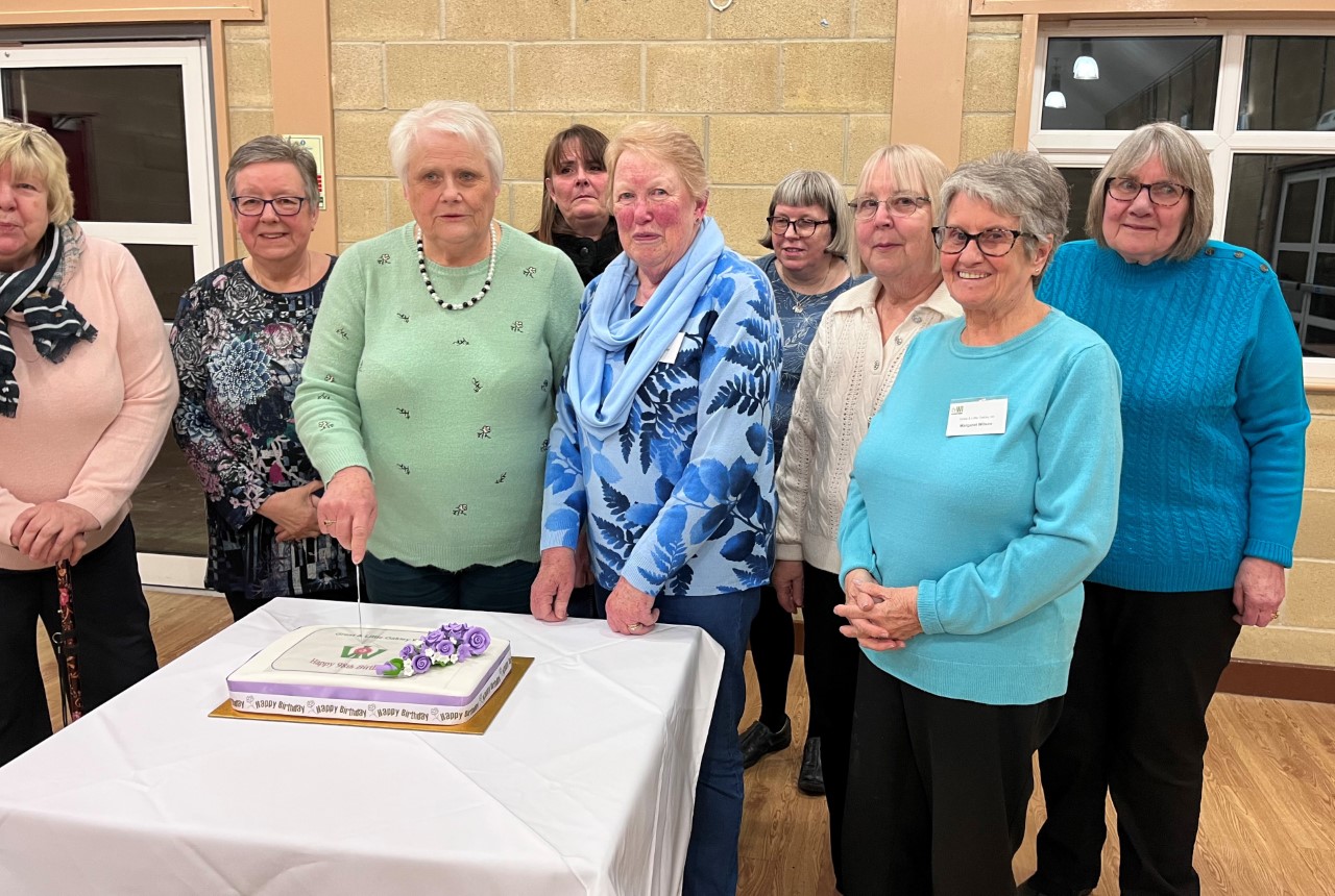 23.03 Cutting 98th birthday cake