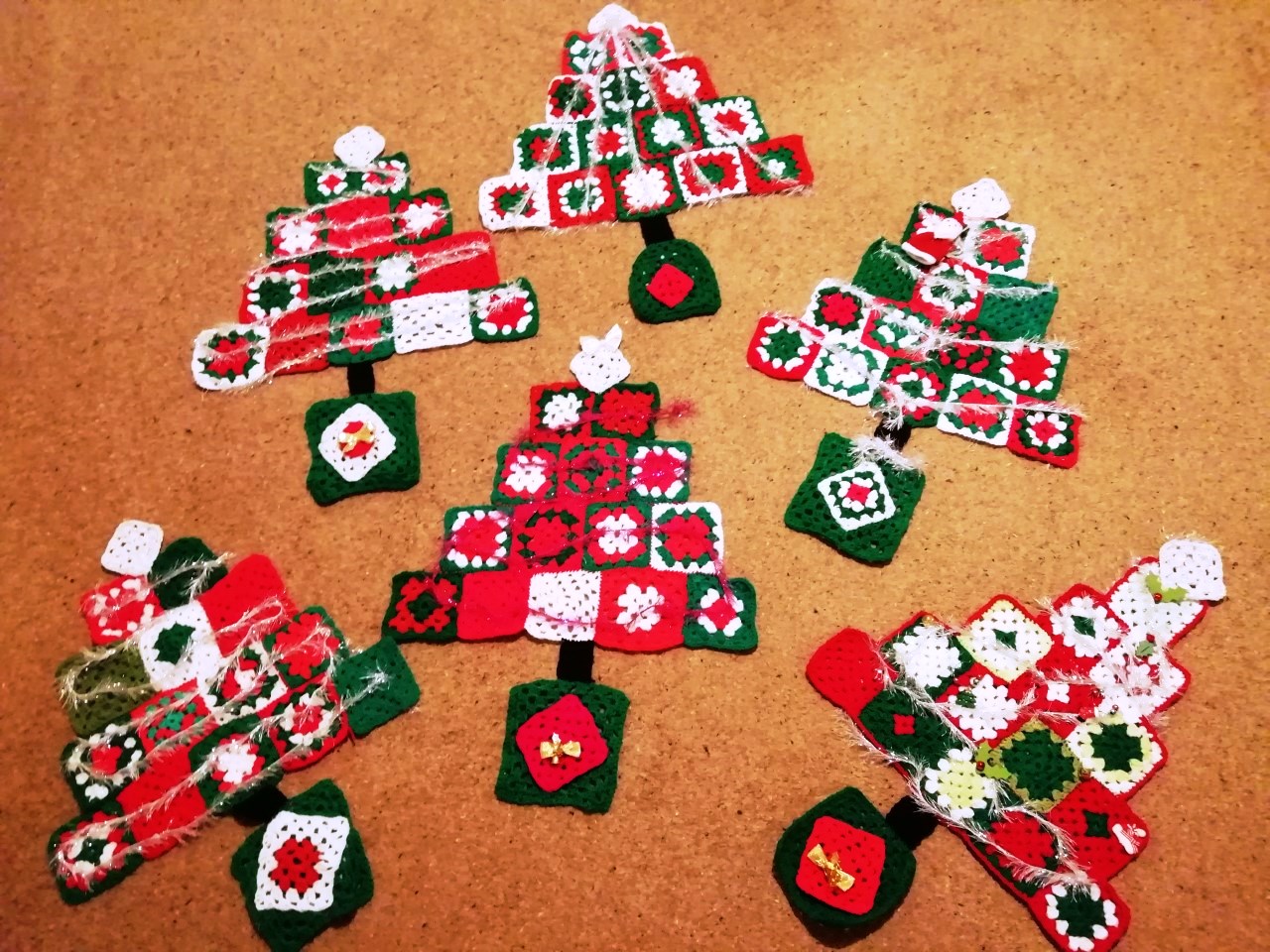 21.12 Crocheted Christmas Trees