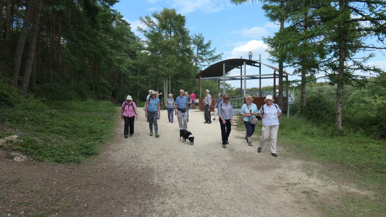 walking in Irthlingborough Country Park