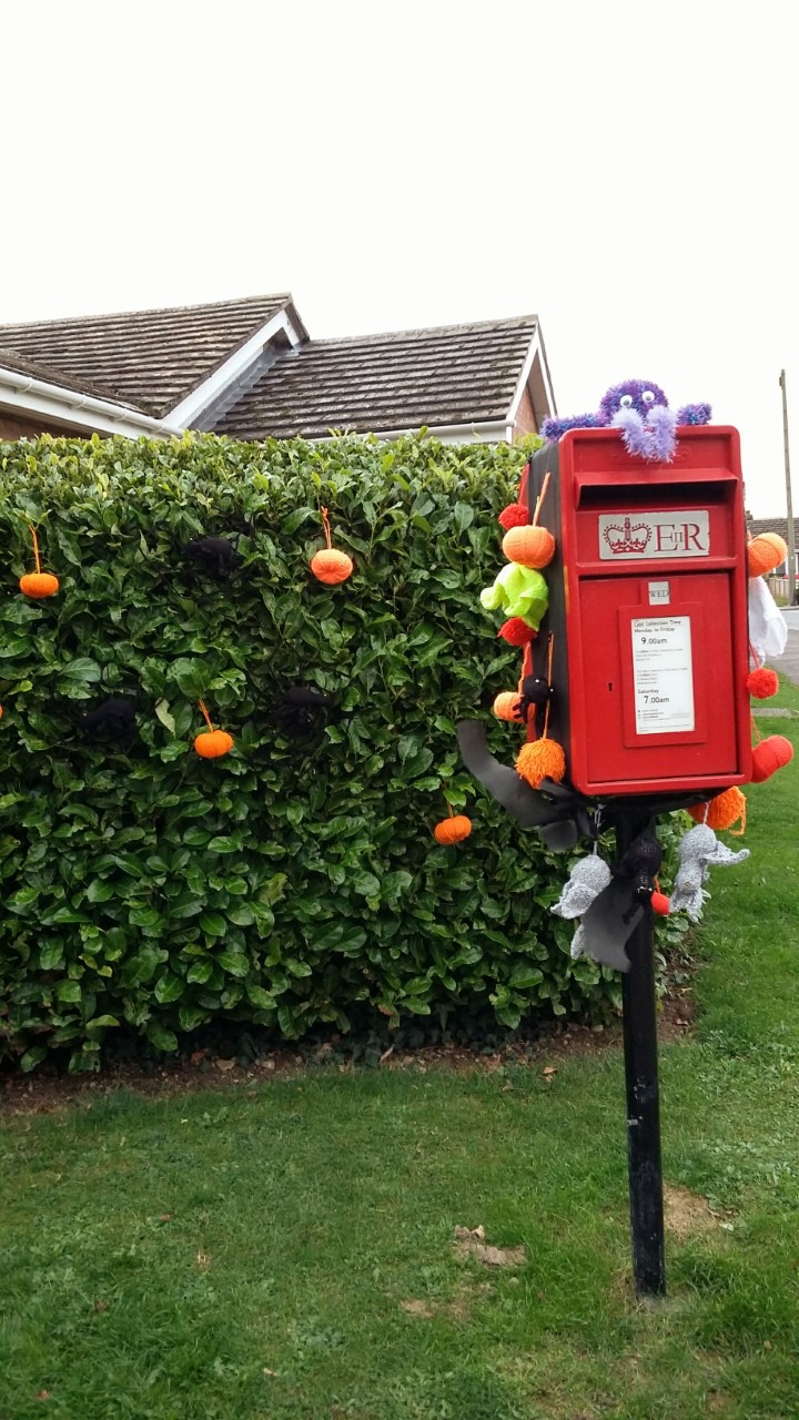 21.10 Postbox Halloween