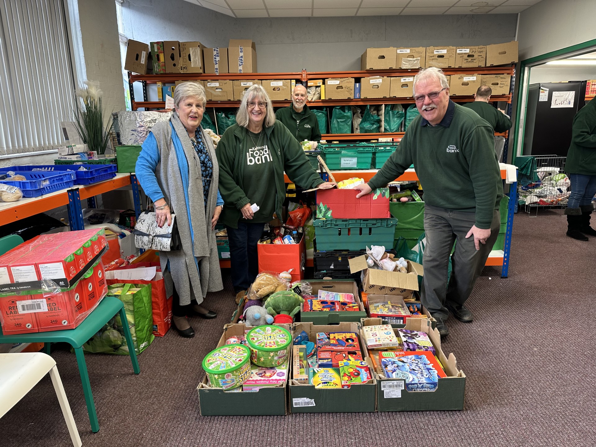 23.12 Jenny delivering to Food Bank