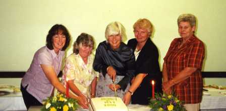 Committee celebrate 75 years (2000)